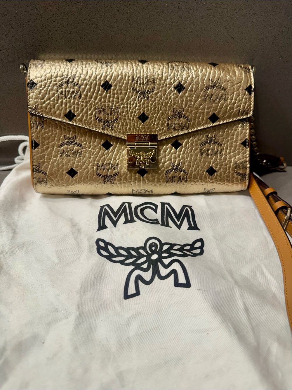 AUTHENTIC MCM VISETOS METALLIC GOLD CROSSBODY BAG (LIKE NEW) w/ DUSTBAG